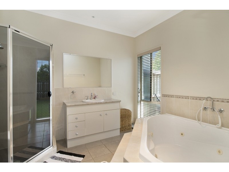 1 Redcedar Street, North Lakes QLD 4509