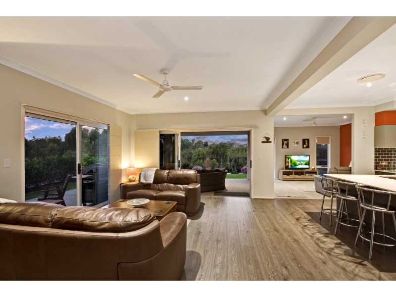 62 Ravensbourne Crescent, North Lakes QLD 4509