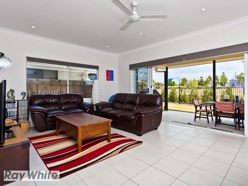 33 Merion Crescent, North Lakes QLD 4509