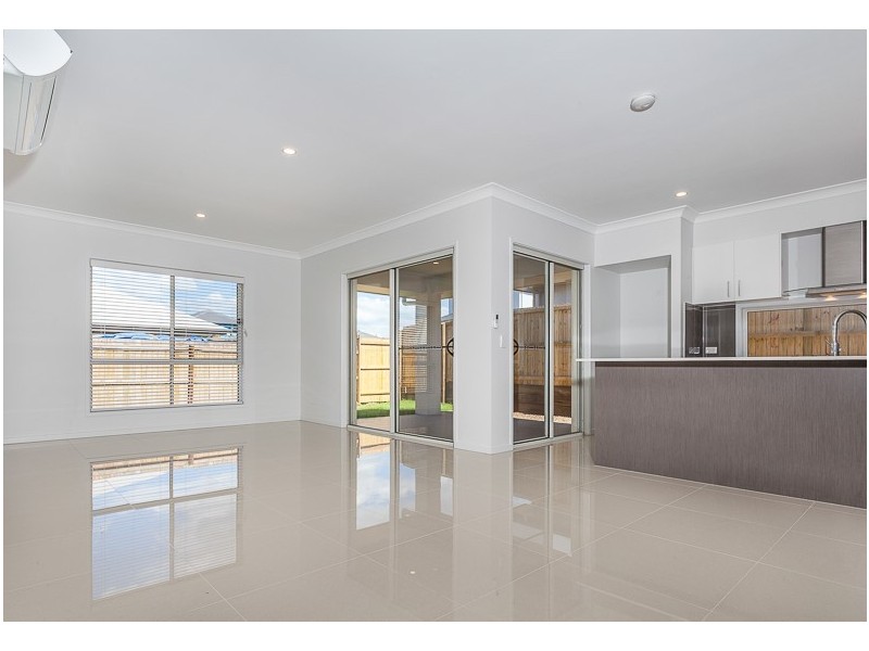 12 Cooloola Crescent, North Lakes QLD 4509