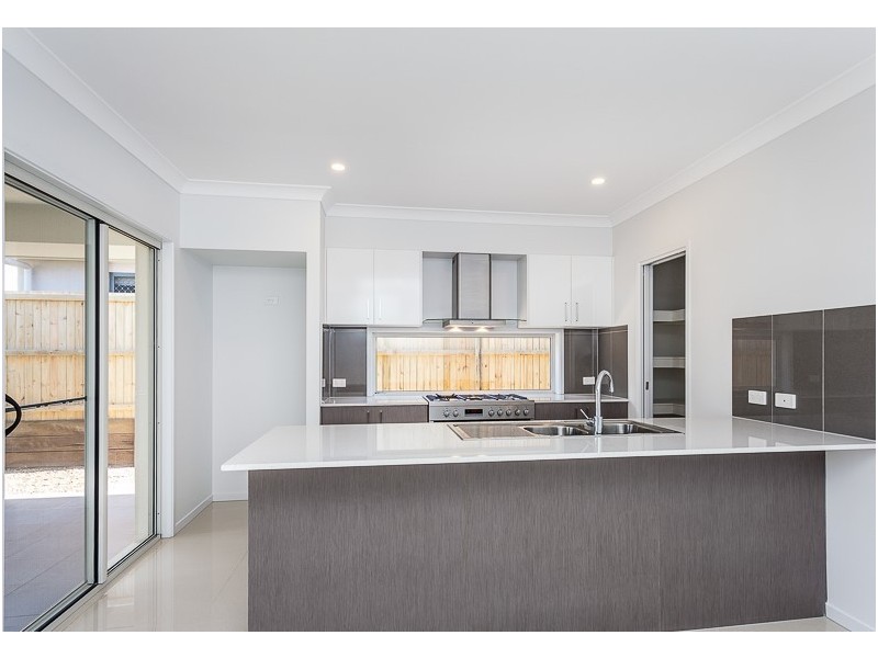 12 Cooloola Crescent, North Lakes QLD 4509