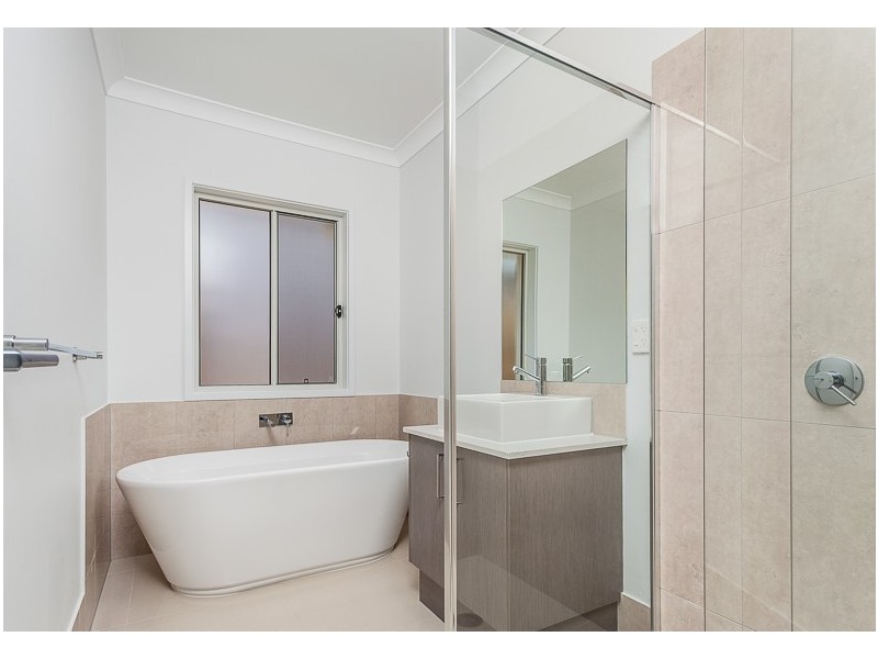 12 Cooloola Crescent, North Lakes QLD 4509