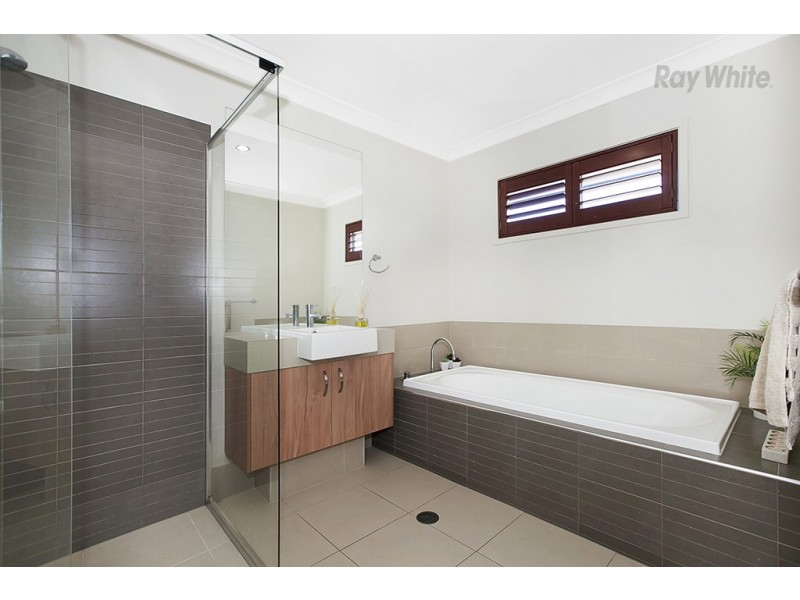 5 Nicklaus Parade, North Lakes QLD 4509