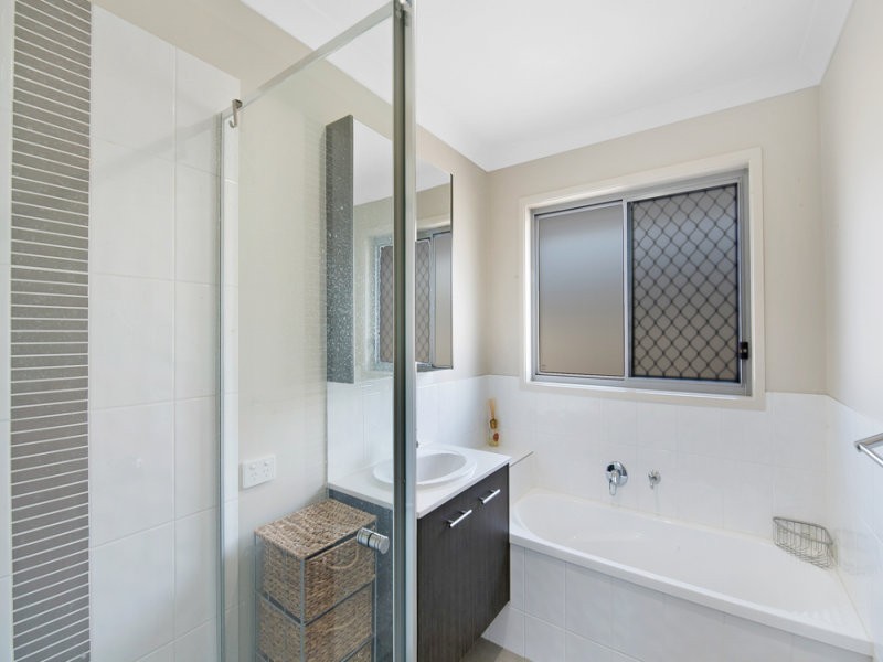 8 Hartley Crescent, North Lakes QLD 4509