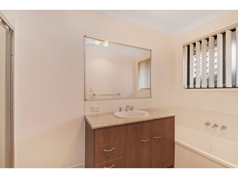 12 Diamond Avenue, Kallangur QLD 4503