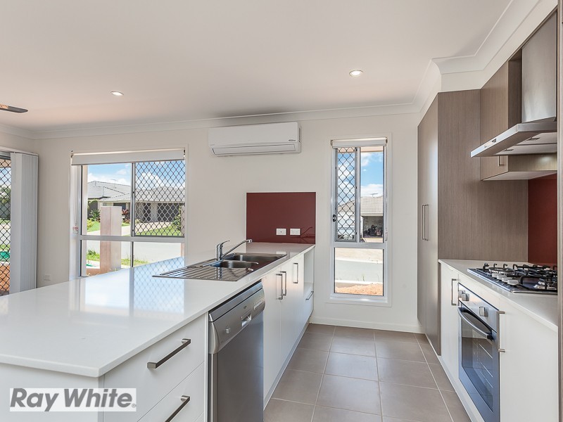 6 Dickson Crescent, North Lakes QLD 4509