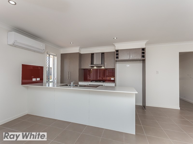 6 Dickson Crescent, North Lakes QLD 4509