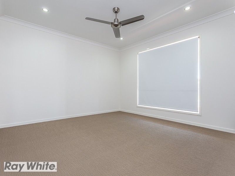 6 Dickson Crescent, North Lakes QLD 4509