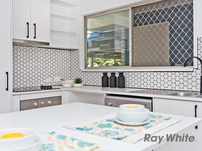 5 Lorinya Court, Battery Hill QLD 4551