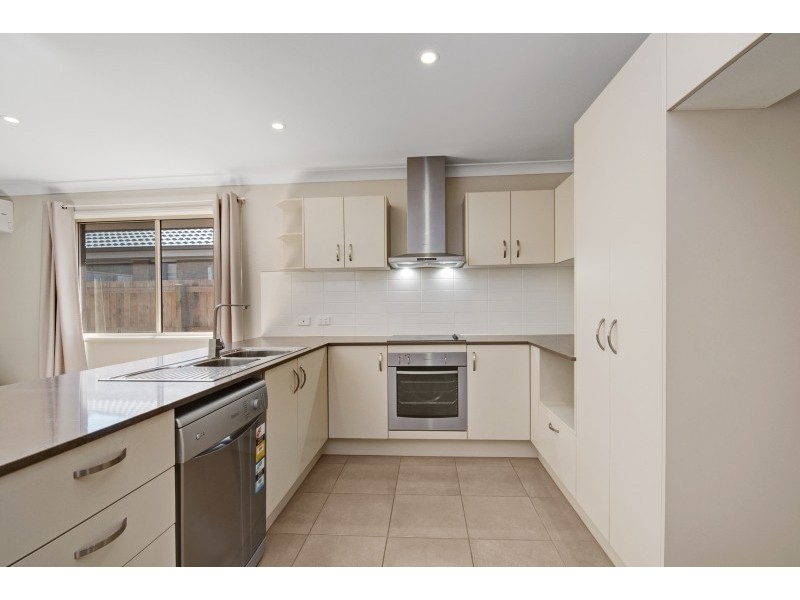 14 Mapleton Drive, North Lakes QLD 4509