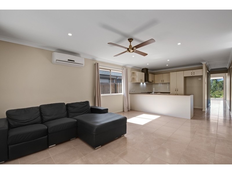 14 Mapleton Drive, North Lakes QLD 4509
