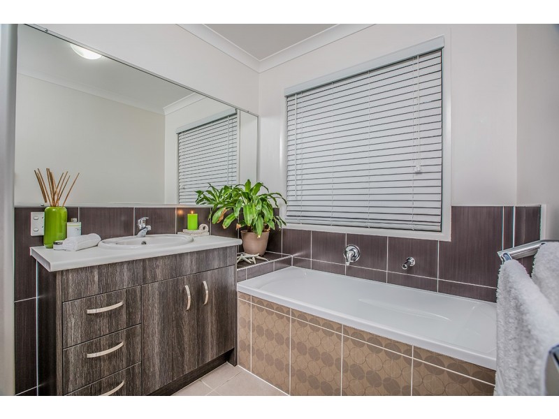 21 Denham Crescent, North Lakes QLD 4509