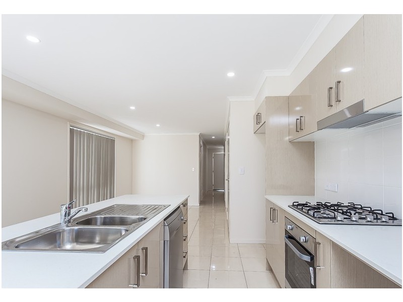 2/11 Tamarin Court, Dakabin QLD 4503