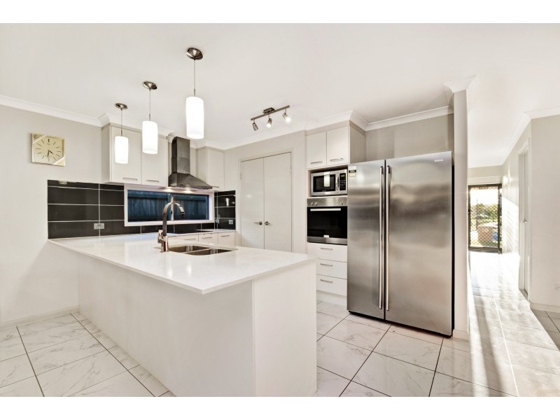 22 Wallarah Parade, North Lakes QLD 4509