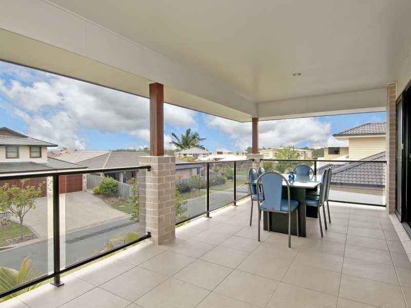 31 Lake Breeze Drive, Windaroo QLD 4207