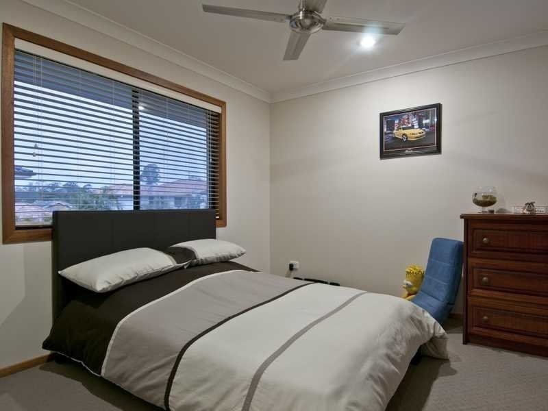 31 Lake Breeze Drive, Windaroo QLD 4207