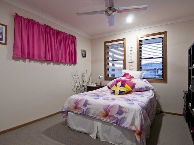 31 Lake Breeze Drive, Windaroo QLD 4207