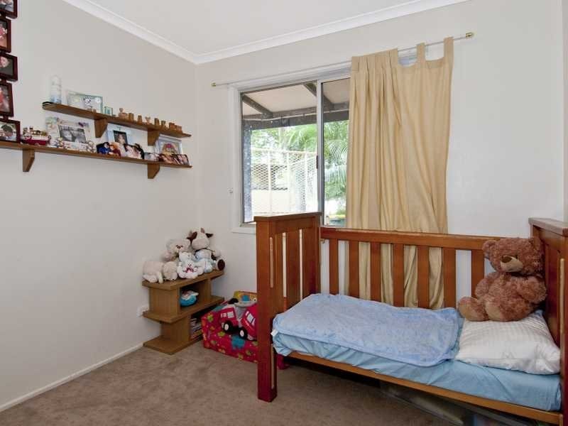 18 Eskdale Street, Holmview QLD 4207