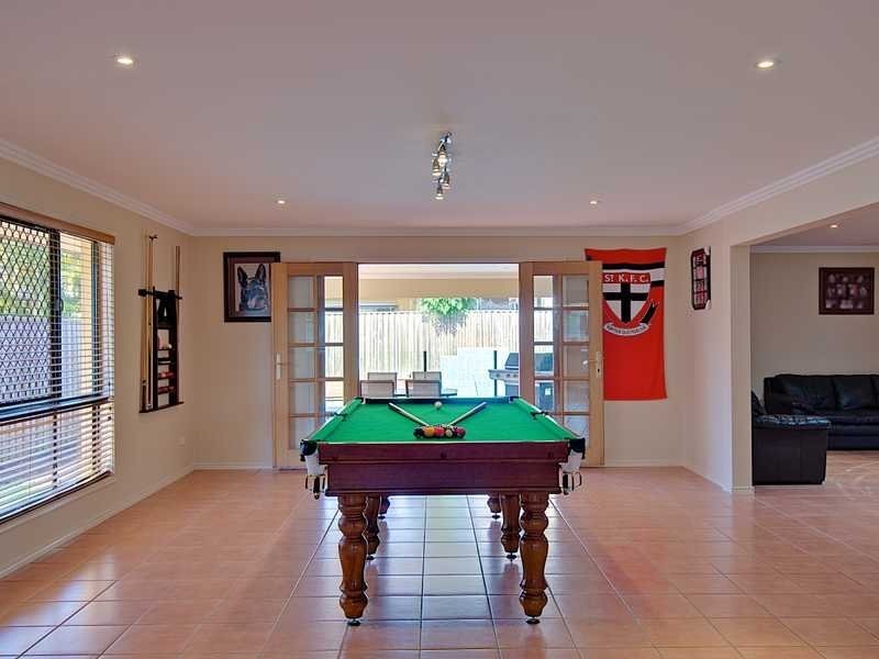 22 The Avenue, Windaroo QLD 4207