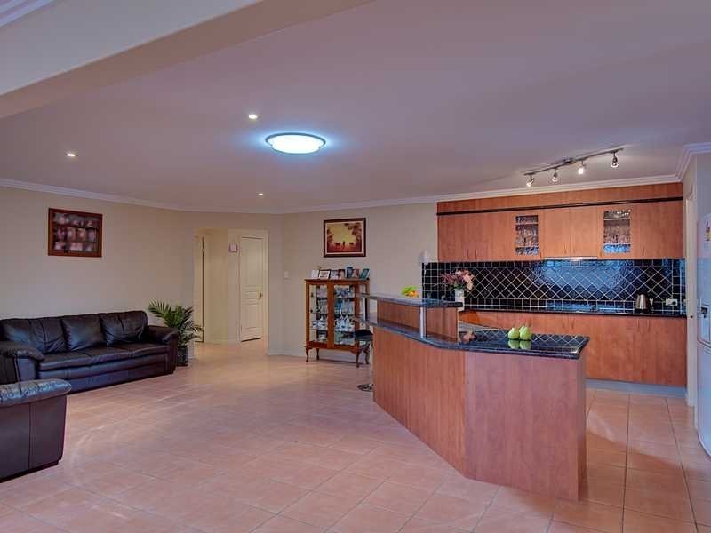 22 The Avenue, Windaroo QLD 4207