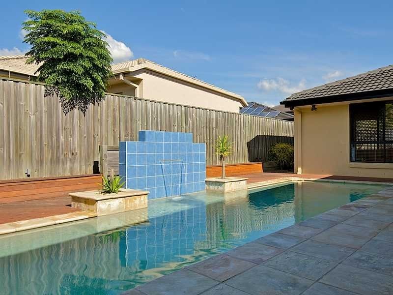 22 The Avenue, Windaroo QLD 4207