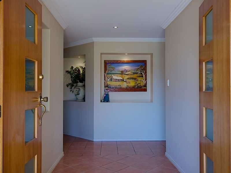 22 The Avenue, Windaroo QLD 4207