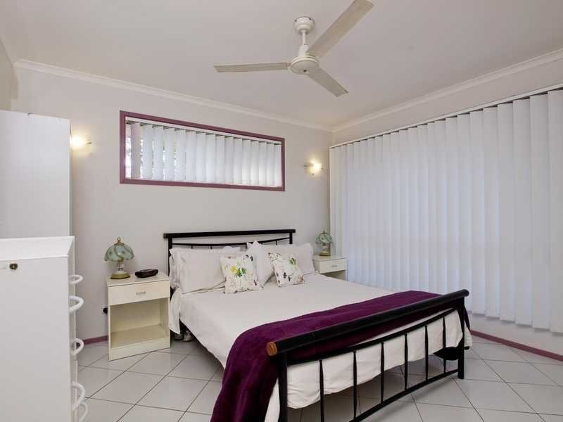 3 Leigh Place, Edens Landing QLD 4207