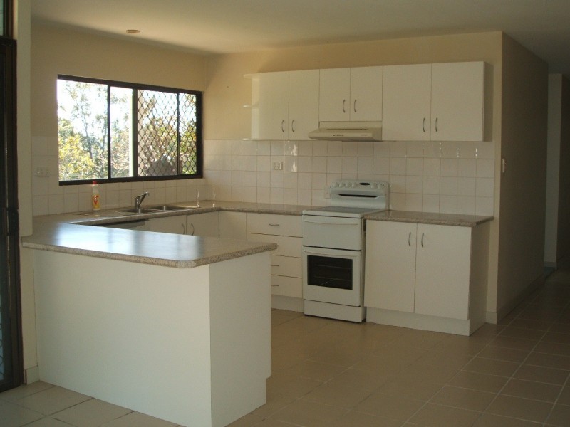 32 Majella Crescent, Windaroo QLD 4207