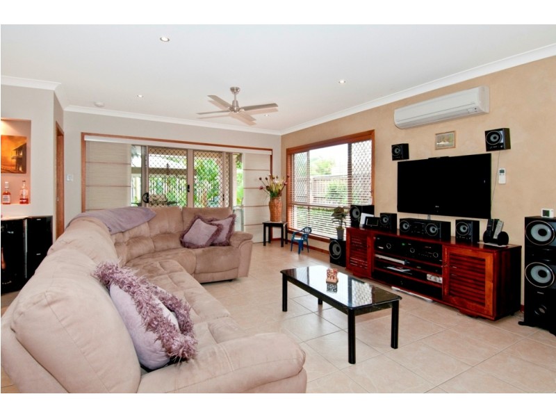 53 Long Island Drive, Windaroo QLD 4207