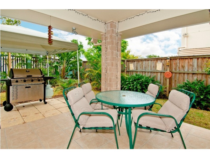 53 Long Island Drive, Windaroo QLD 4207