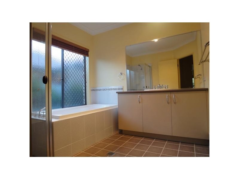 16 Easy Street, Loganholme QLD 4129