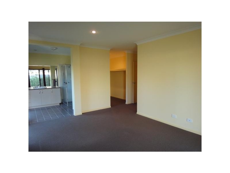 16 Easy Street, Loganholme QLD 4129