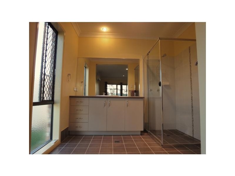 16 Easy Street, Loganholme QLD 4129