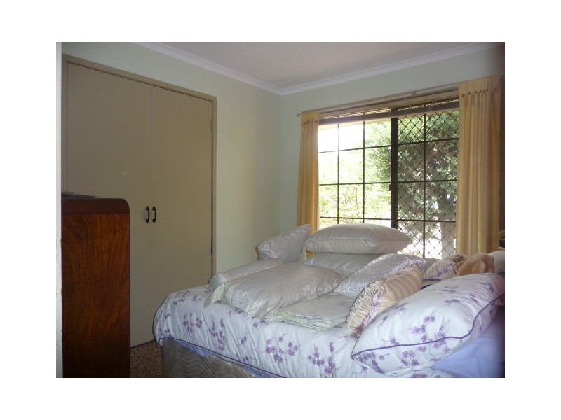 90 Mt Warren Blvd, Mount Warren Park QLD 4207