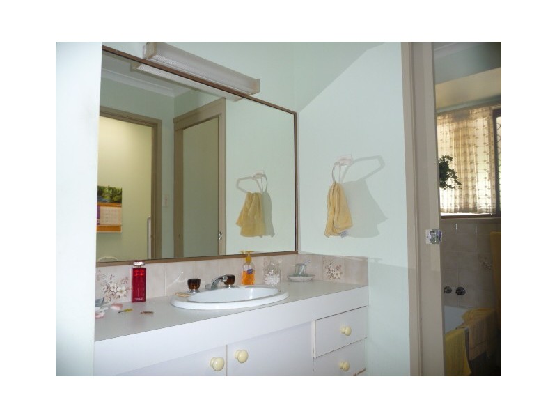 90 Mt Warren Blvd, Mount Warren Park QLD 4207