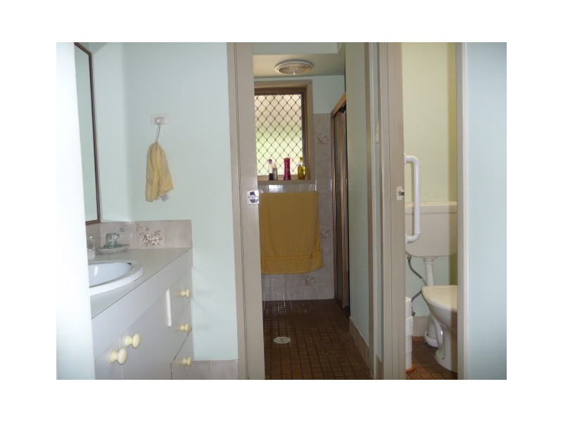 90 Mt Warren Blvd, Mount Warren Park QLD 4207