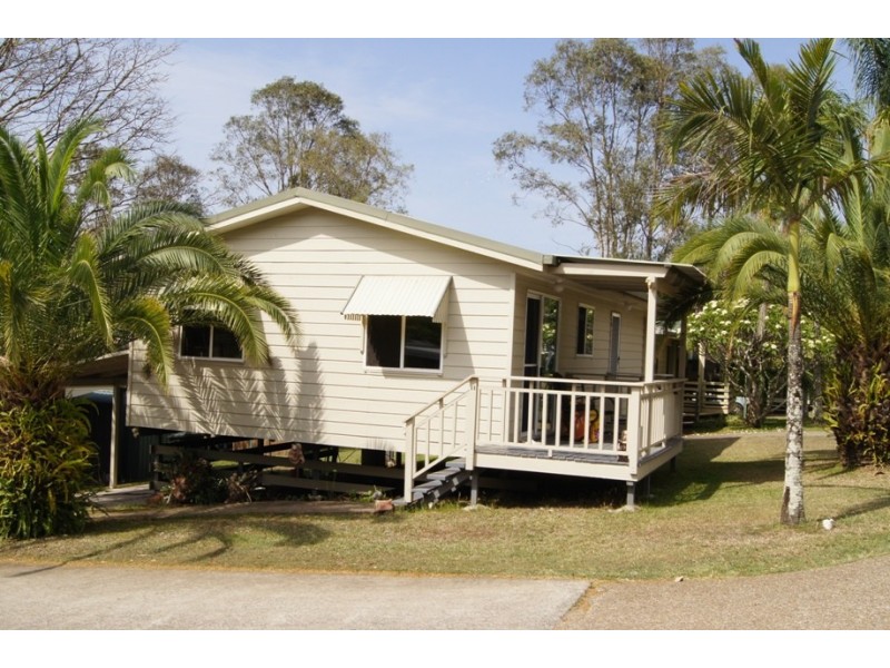 11 Woodlands Drive, Stapylton QLD 4207