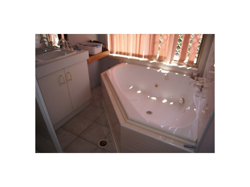 58 Harding Blvd, Mount Warren Park QLD 4207