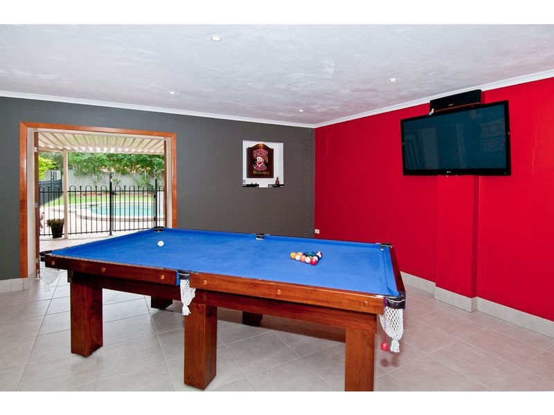 84 Kaiser Drive, Windaroo QLD 4207