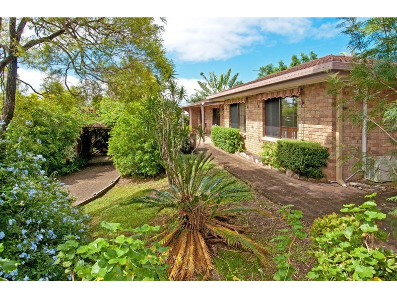4 Manning Crt, Mount Warren Park QLD 4207