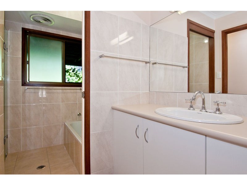 4 Manning Crt, Mount Warren Park QLD 4207