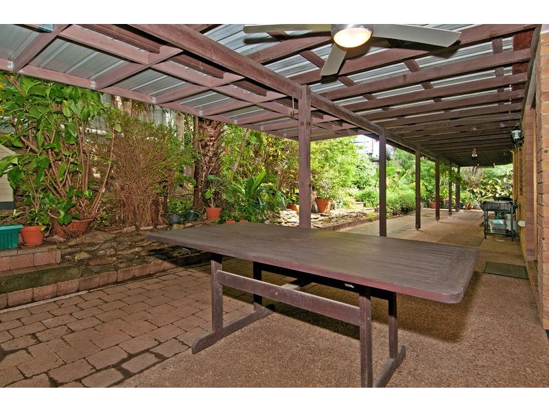 4 Manning Crt, Mount Warren Park QLD 4207