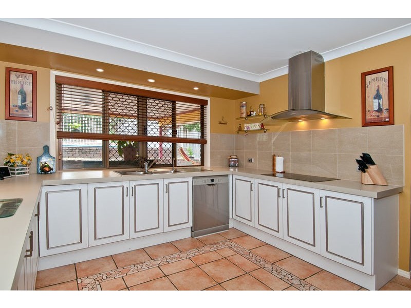 3 Benjamin Way, Windaroo QLD 4207