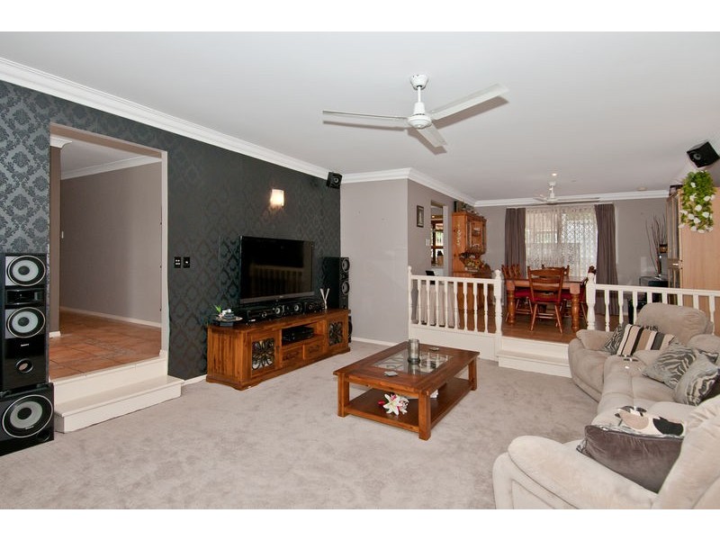 3 Benjamin Way, Windaroo QLD 4207