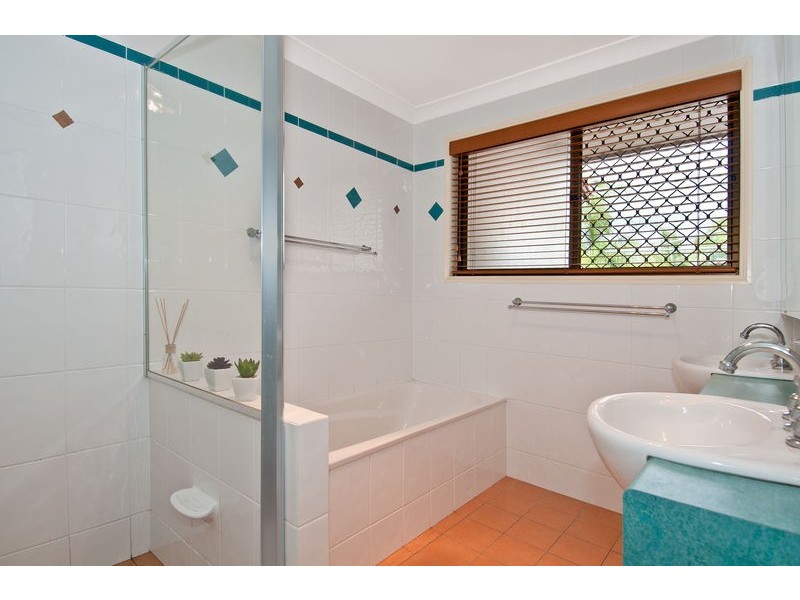 3 Benjamin Way, Windaroo QLD 4207