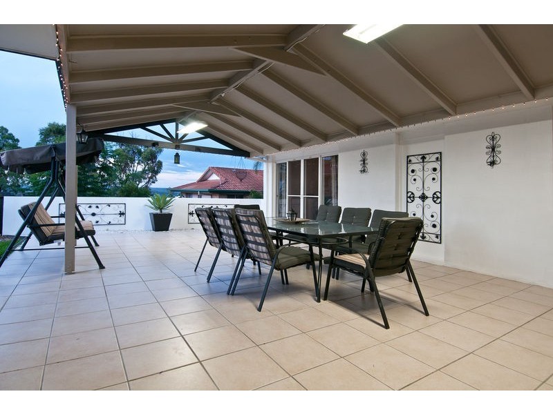 13 Hillside Cresent, Edens Landing QLD 4207