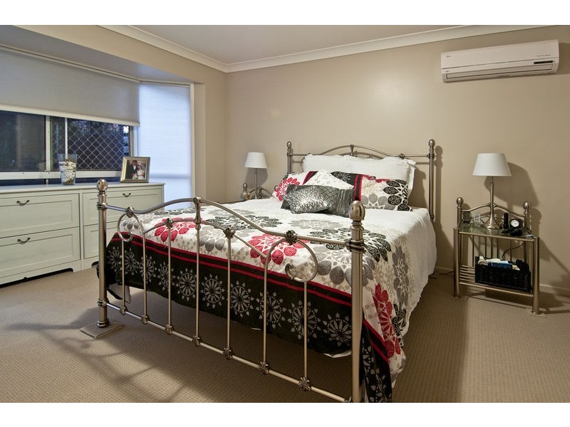 13 Hillside Cresent, Edens Landing QLD 4207