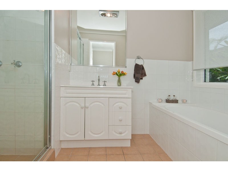 13 Hillside Cresent, Edens Landing QLD 4207