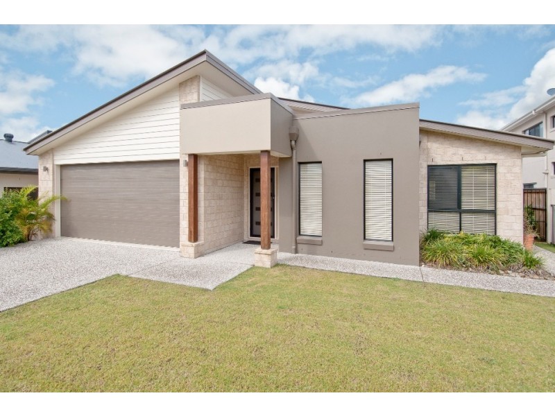 26 Long island Drive, Windaroo QLD 4207