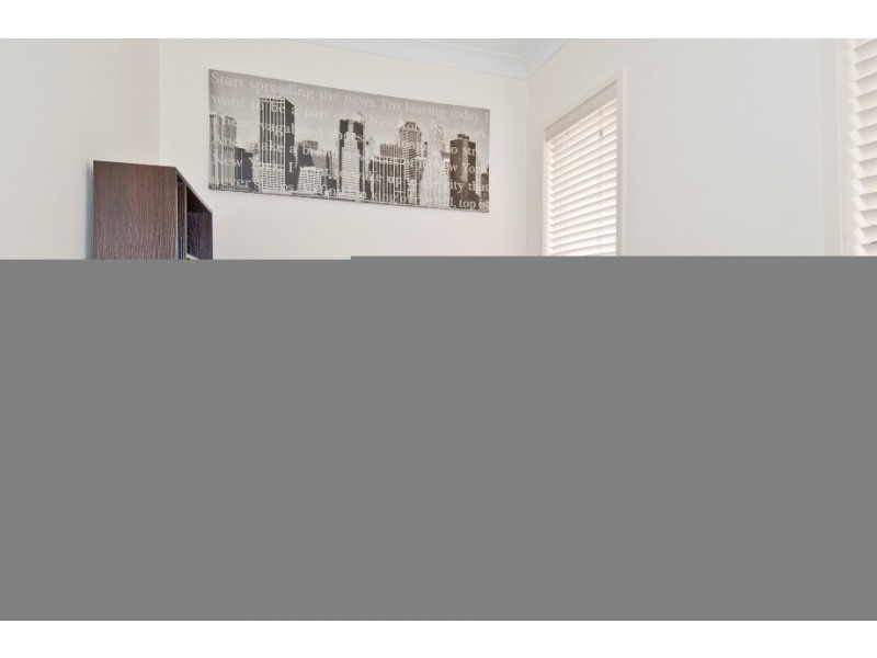 26 Long island Drive, Windaroo QLD 4207